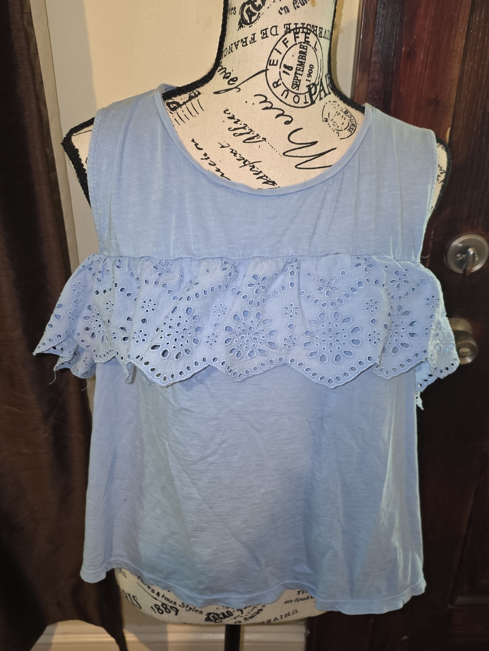 True Craft Lt Blue Eyelet Ruffle Sleeveless Top Xl